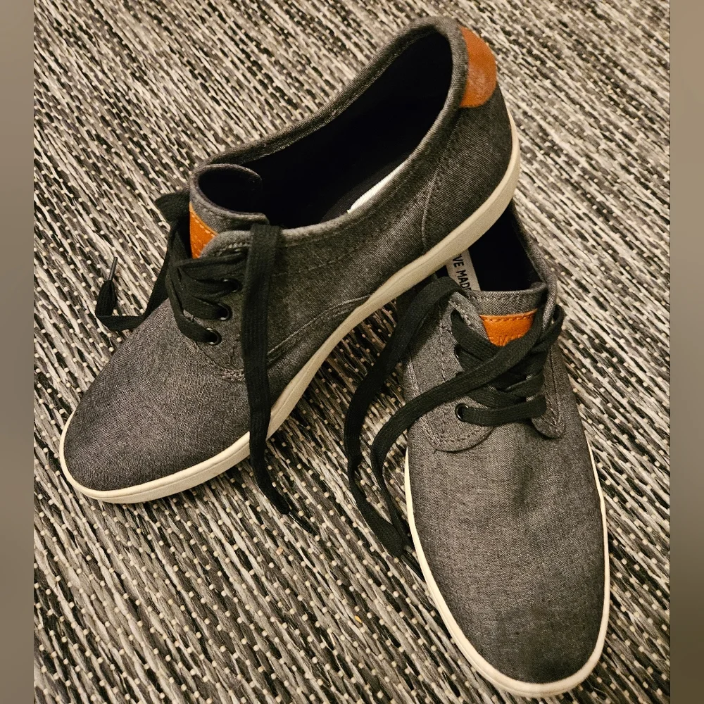Steve Madden Fenta Mens Sneaker (Size 8M)